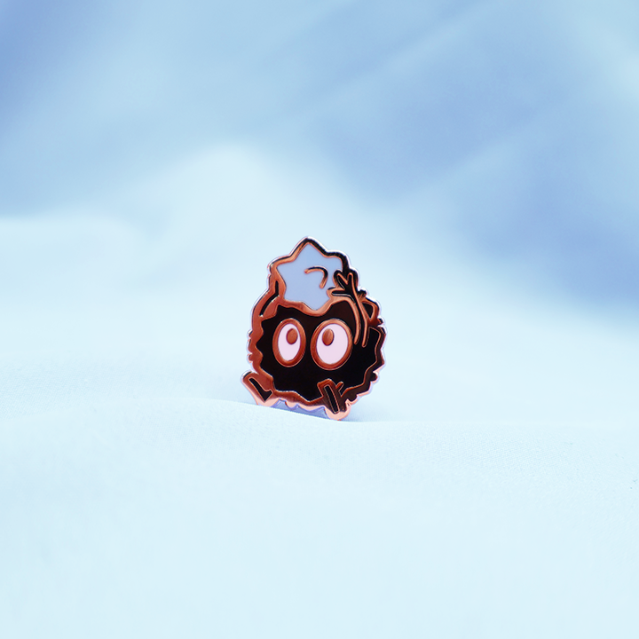 [BLUE] SOOT SPRITE KONPEITO ENAMELPIN [PIN CLUB]